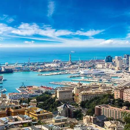 With 5 Bedrooms In With Wonderful City View And Wifi 3 Km From The Beach شقة *