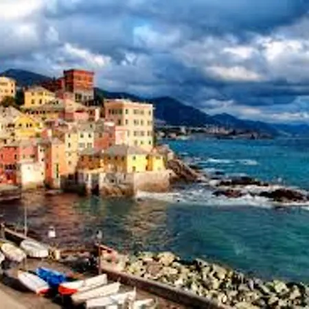 With 5 Bedrooms In With Wonderful City View And Wifi 3 Km From The Beach *
