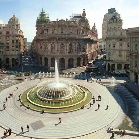 With 5 Bedrooms In With Wonderful City View And Wifi 3 Km From The Beach * Genoa