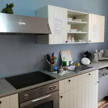 With 5 Bedrooms In With Wonderful City View And Wifi 3 Km From The Beach Apartment